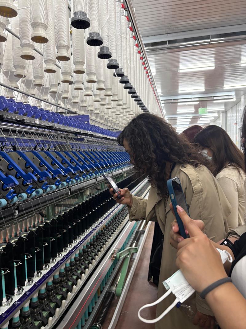 Moda Tasarım Öğrencilerine Yerinde Eğitim Bossa Denim ve Oğuz Tekstil Ziyaret